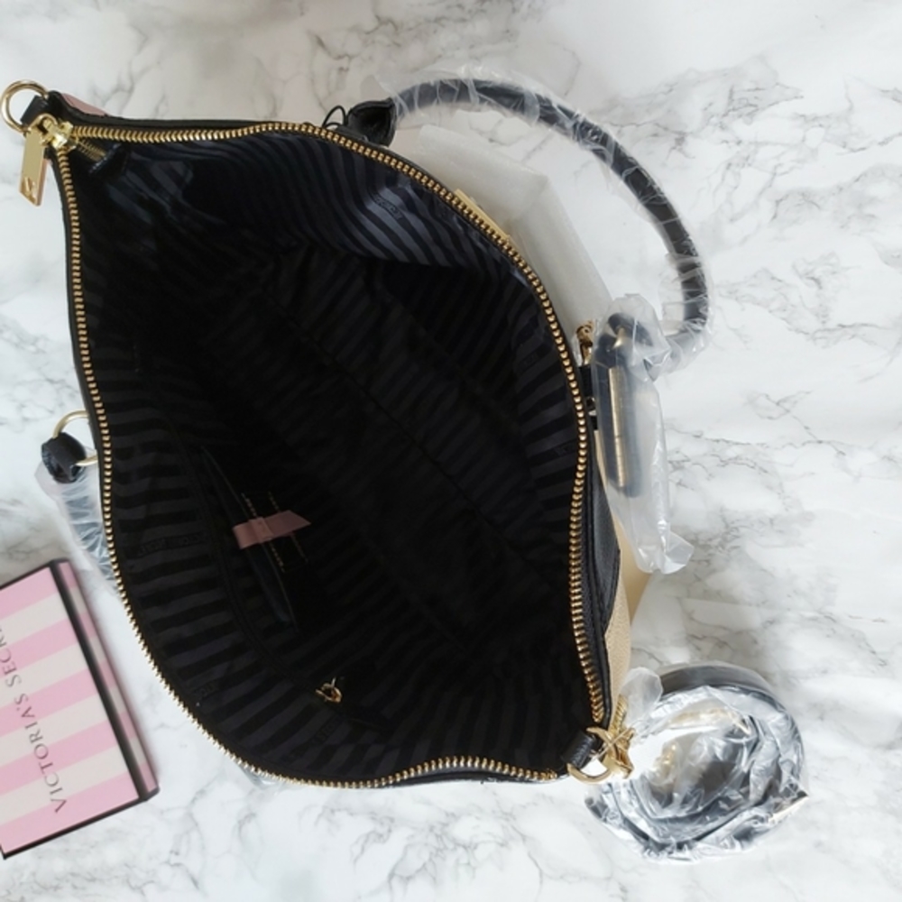 VICTORIA'S SECRET The Victoria Slouchy Satchel chain strap - Picture 9 of 13